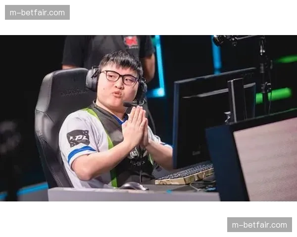 战术板复盘：尼斯零封取胜，秘诀是限制对手转换，迫使对手落入阵地战。